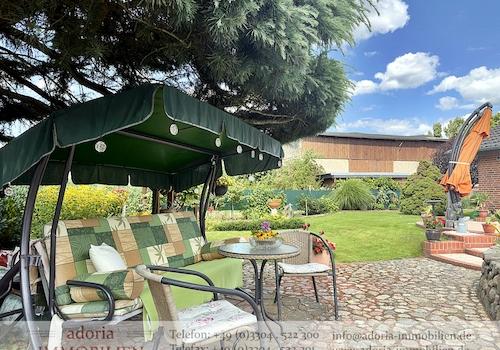 Sitzecke im Schatten