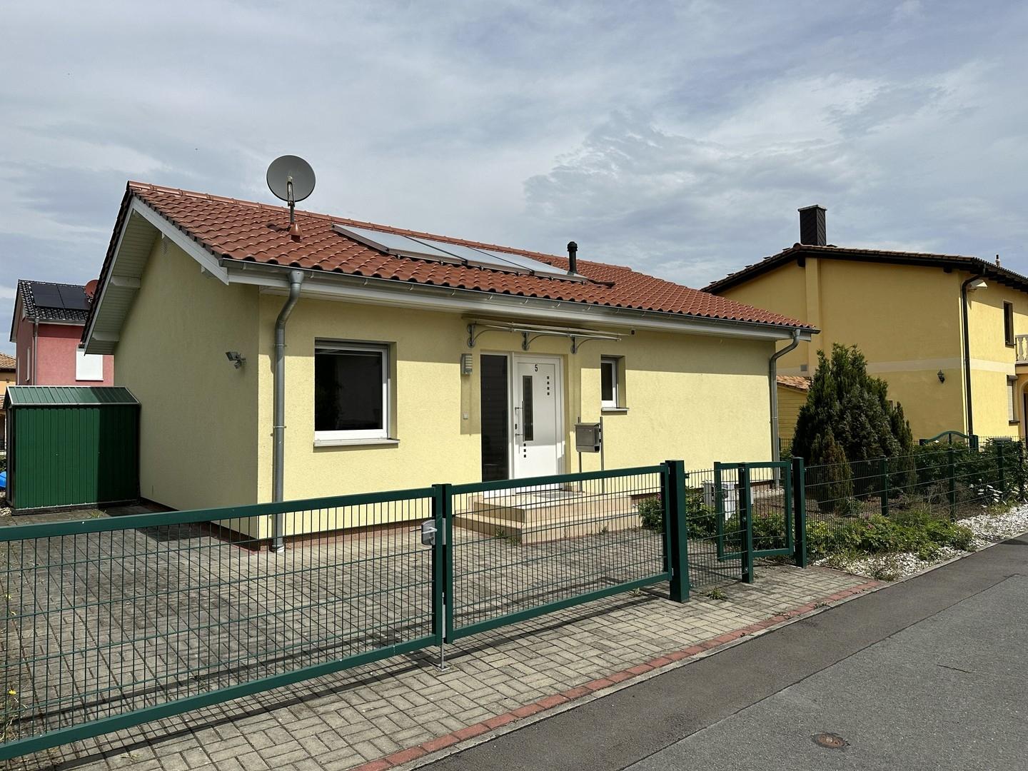 Das Haus von der Straßenseite