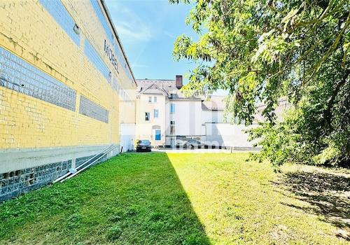 Freifläche neben hinterem Lagergebäude