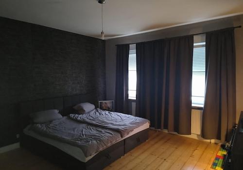 Kinder-/Arbeitszimmer 