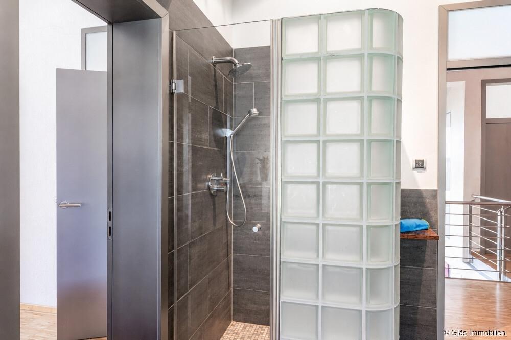 ...bodengleicher Dusche