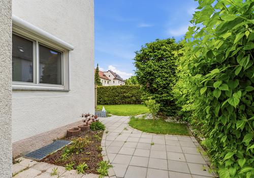 Zugang seitlicher Garten