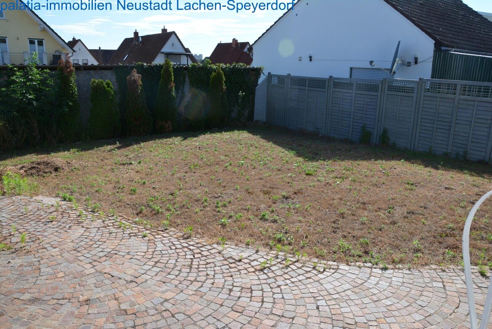 Garten vor dem Haus 