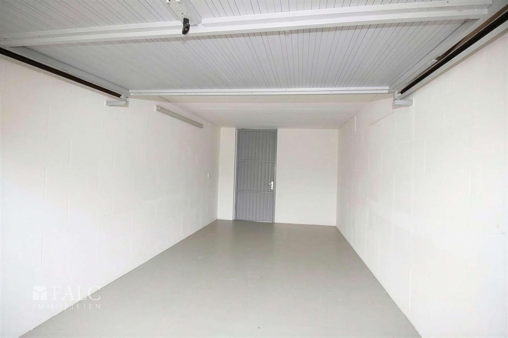 Garage - (KI generiert)