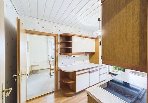 Küche mit Blick ins Esszimmer