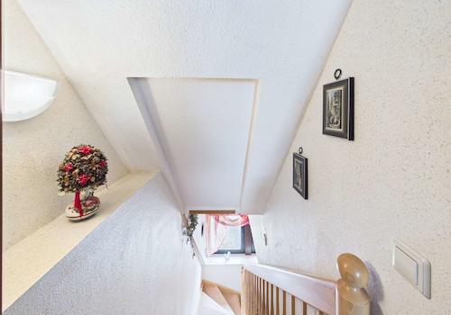 Blick von der ausgebauten Dachspitze ins Obergeschoss