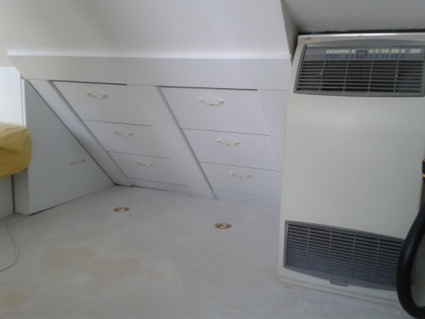 3 Etage weißer Teppichboden 