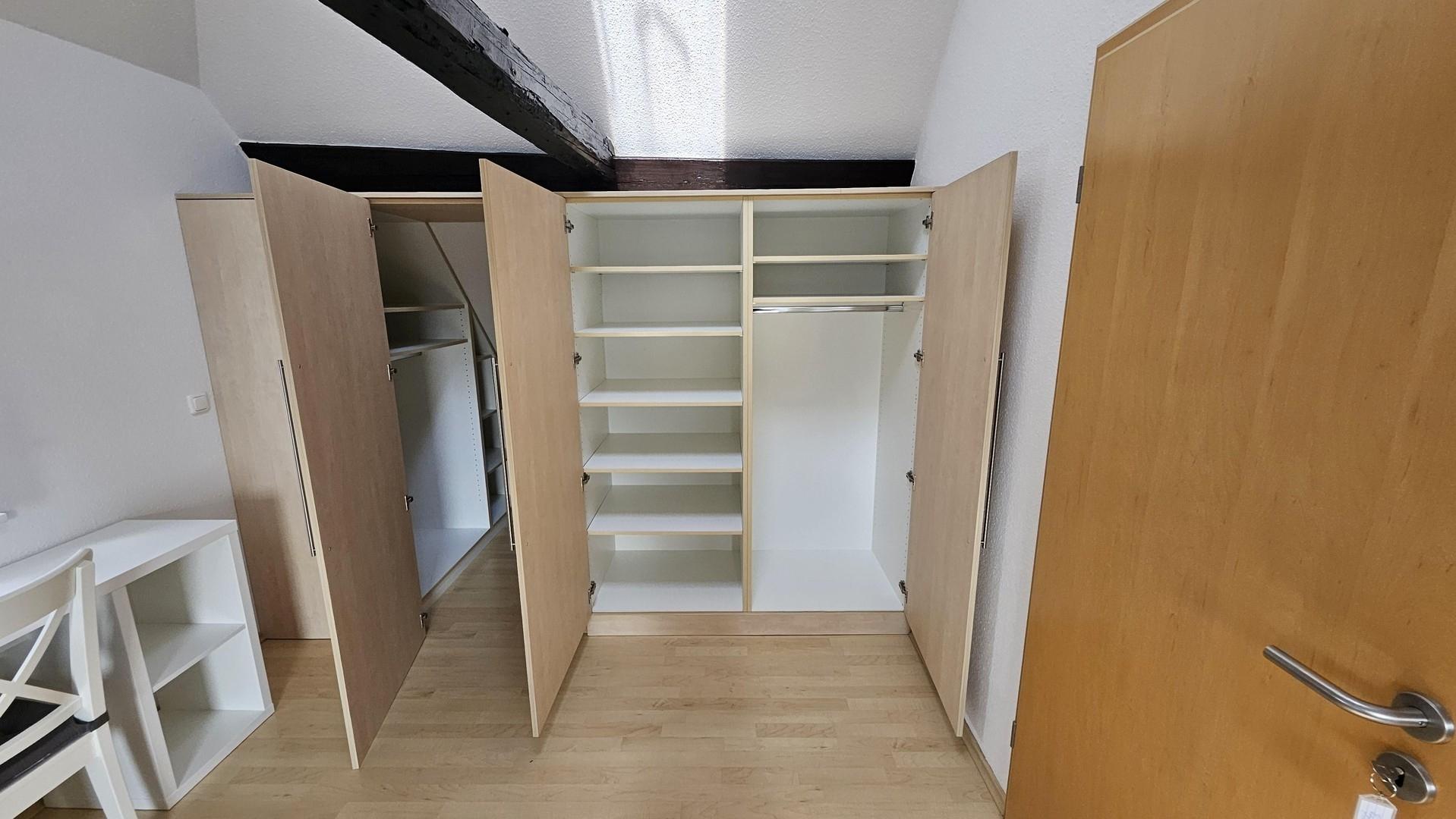 begehbarer Kleiderschrank 