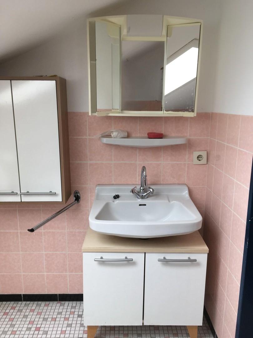 Whg. DG Bad/Waschbecken