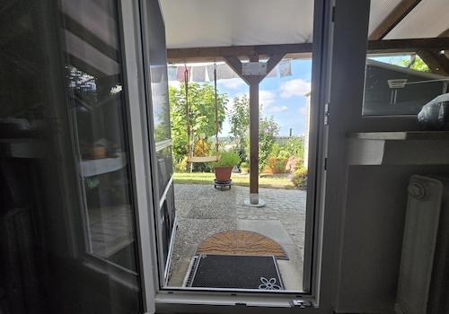 Waschraum Ausgang zum Garten