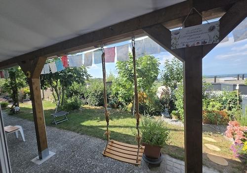 Terrasse und Garten 1