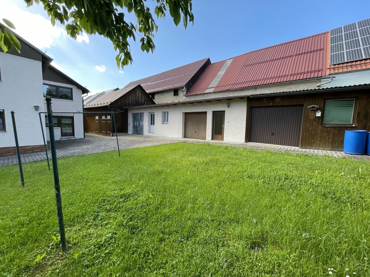 Scheune, Garagen und Werkstatt