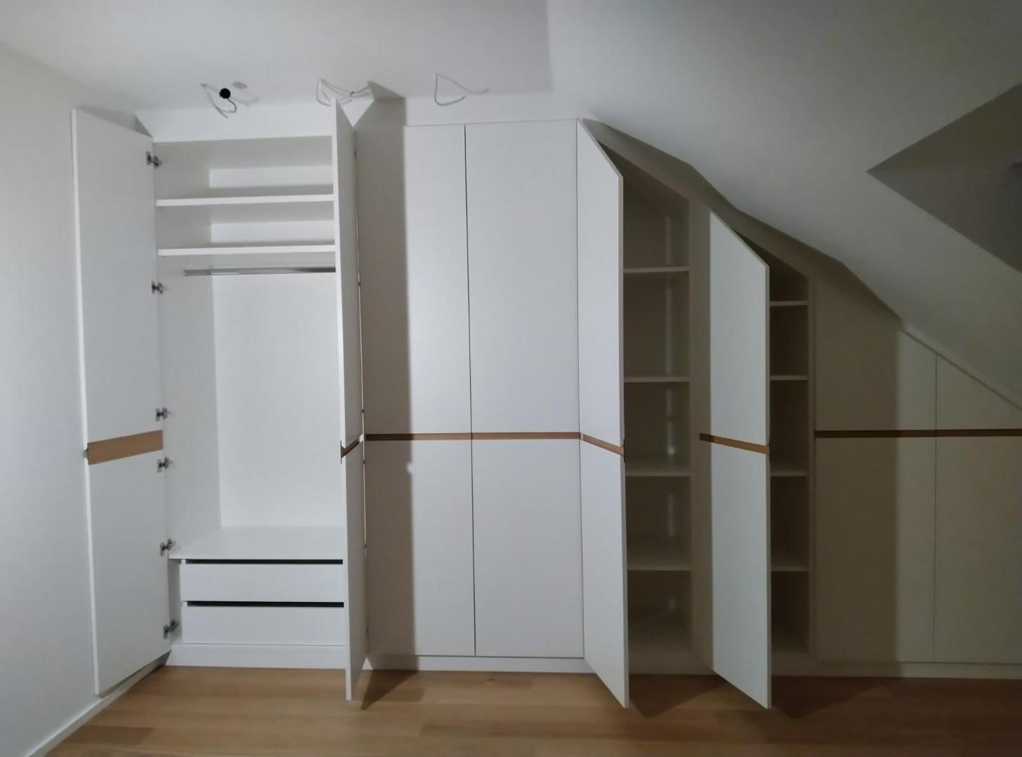 Einbaukleiderschrank
