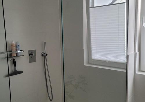 Bad/Raindance-Dusche