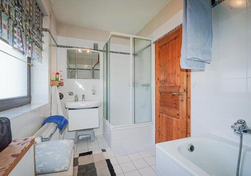 Badezimmer 1. O