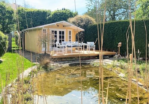 Teich, Gartenhaus, Terrasse