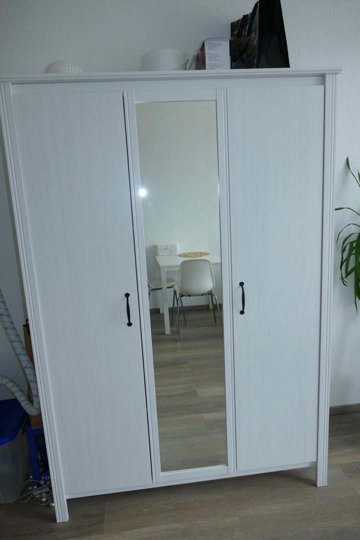 Schrank inklusive