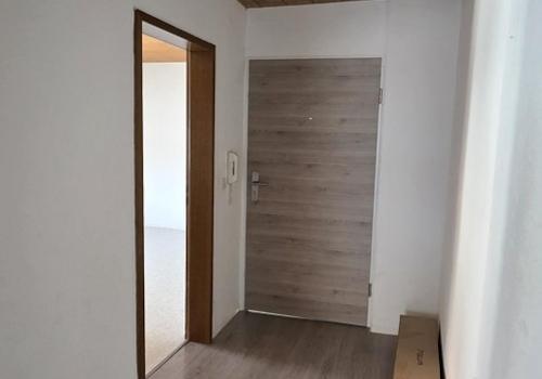 Flur mit Wohnungstür