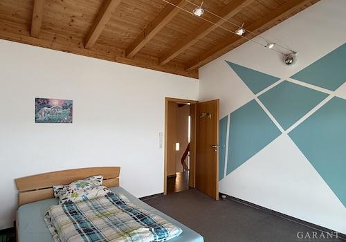 Kinder-/Gästezimmer