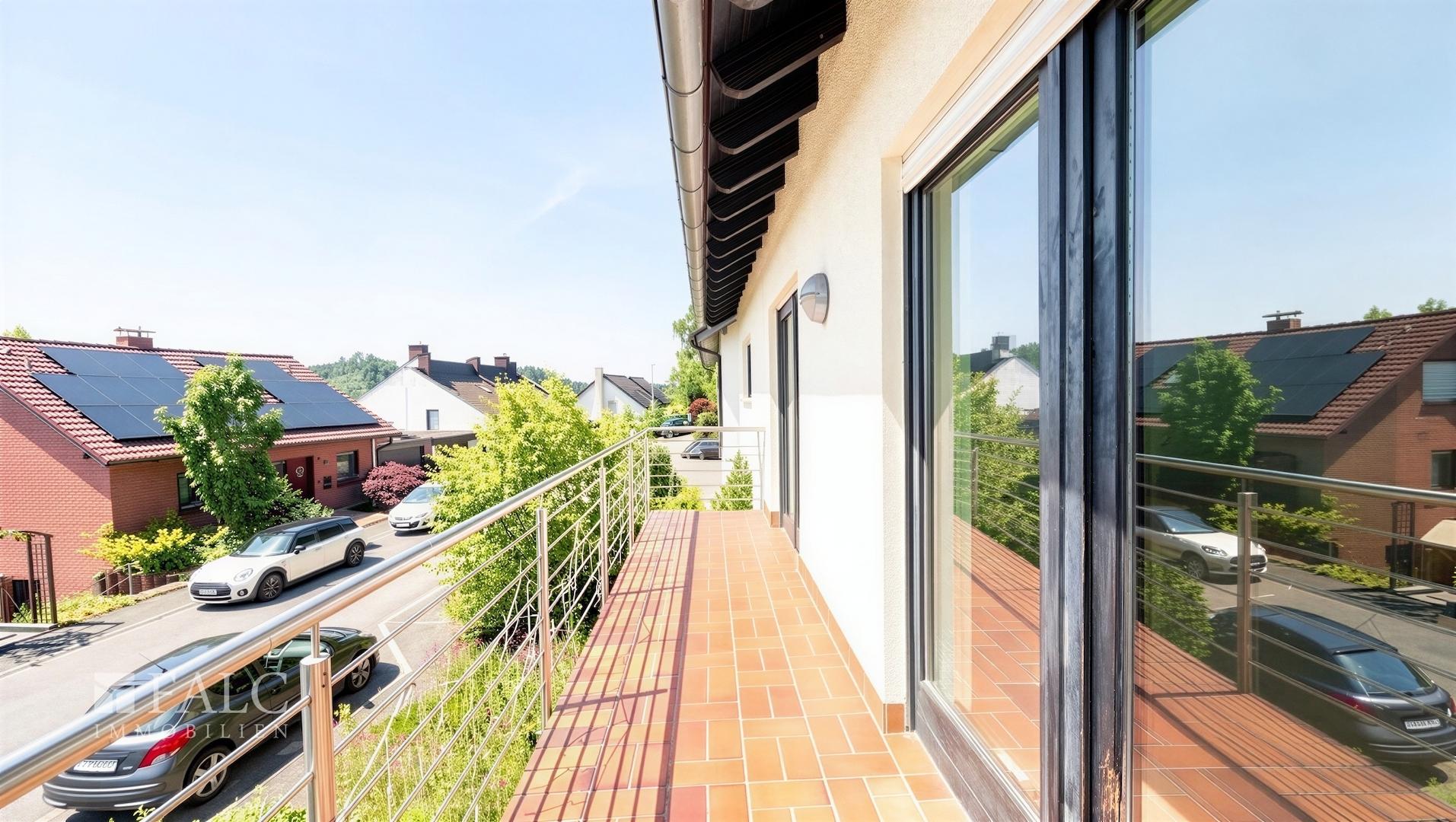 Großer Balkon - OG