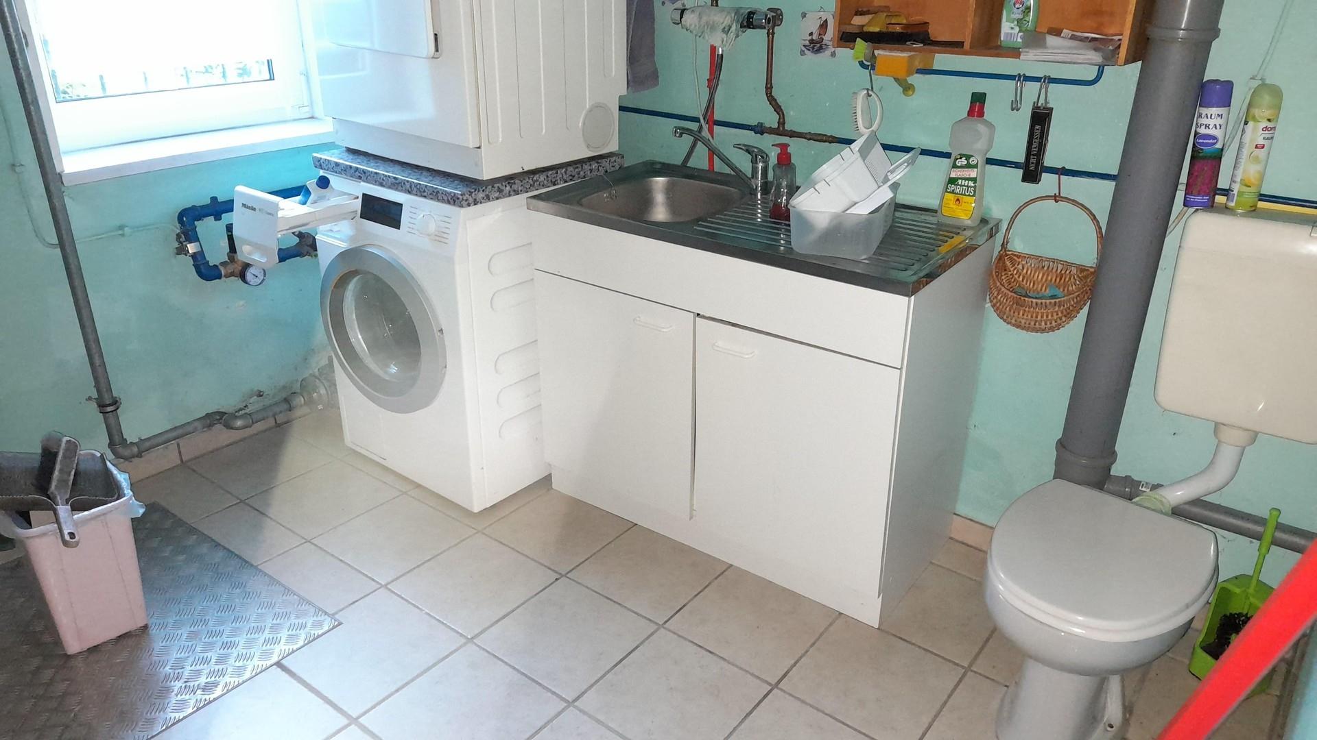 Waschküche mit WC