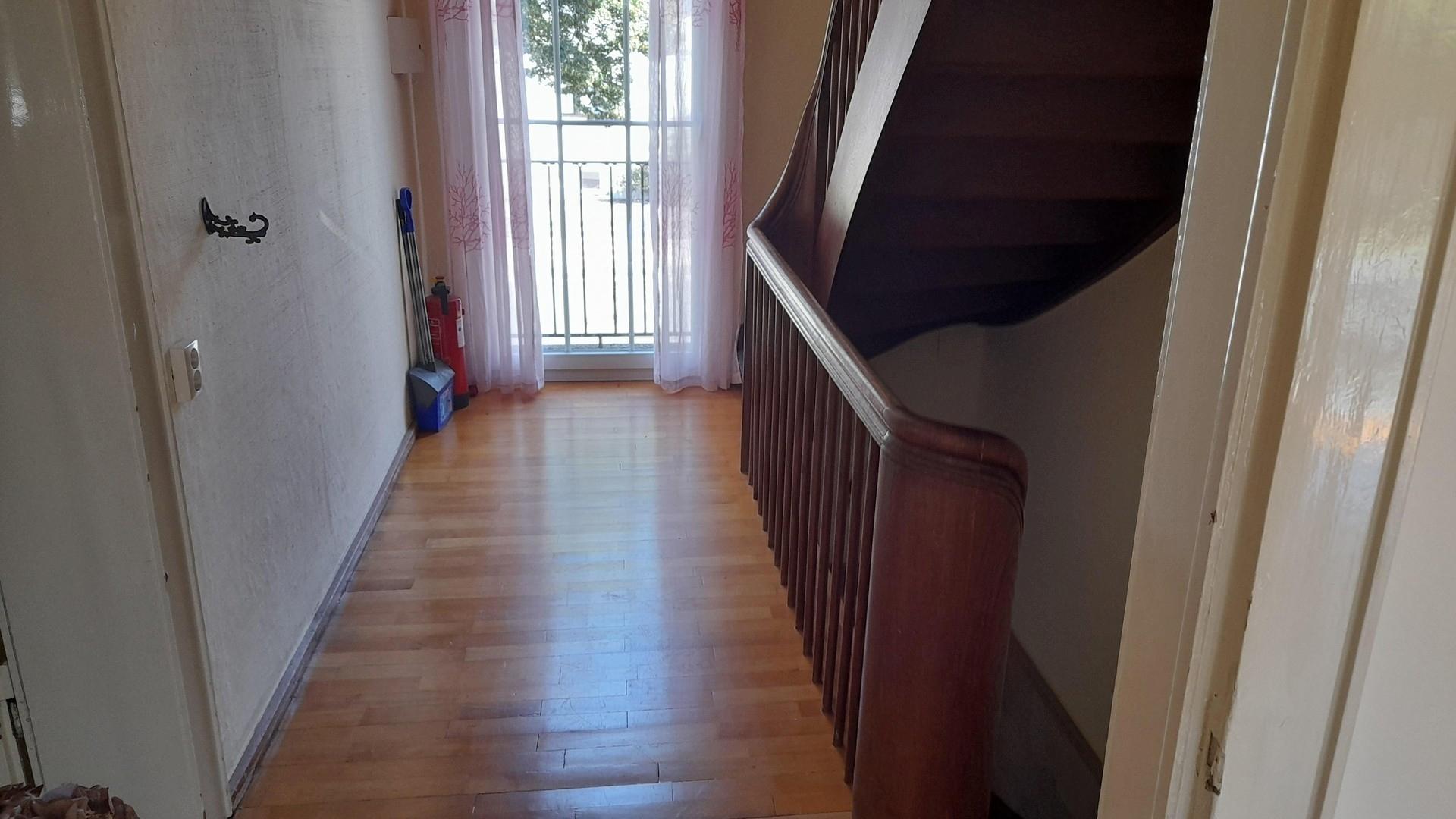 Flur mit Minibalkon, 1. Etage