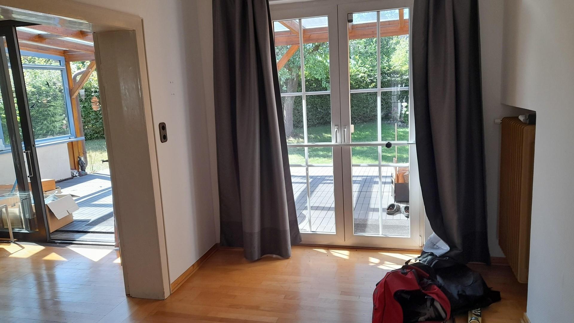 Durchgangszimmer 1