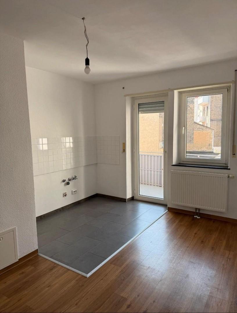 Küche + Balkon