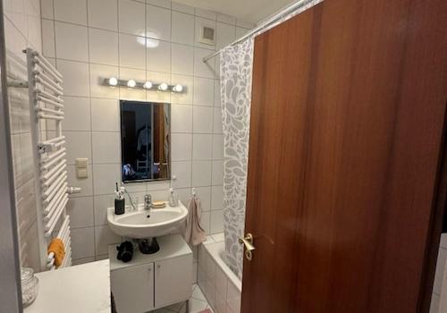 Beispielfoto für Duschbad