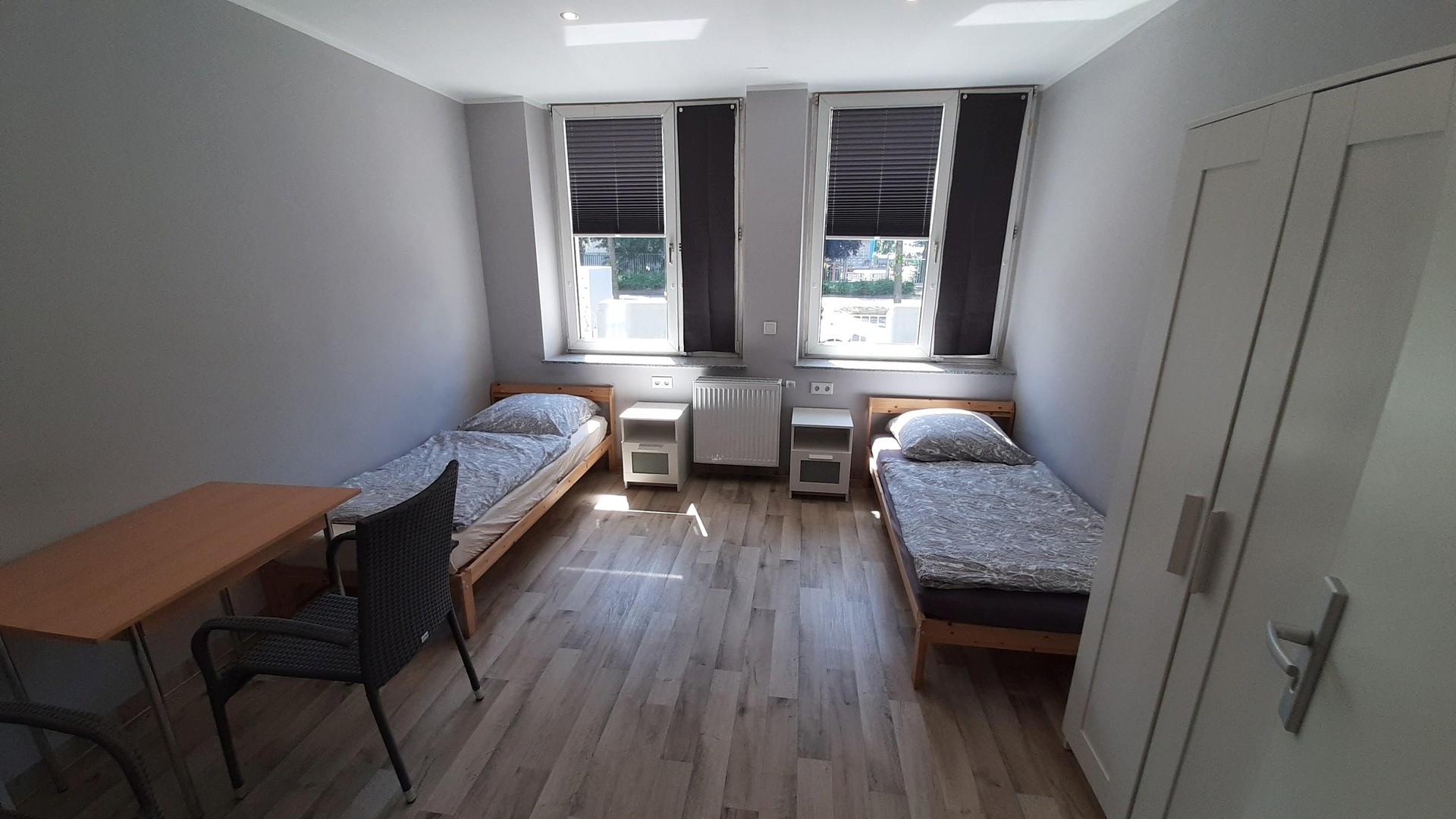 EG linkes Straßenzimmer