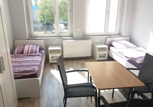 1.OG rechtes Straßenzimmer
