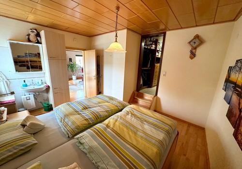 Schlafzimmer m. bghbrm Kldrsch