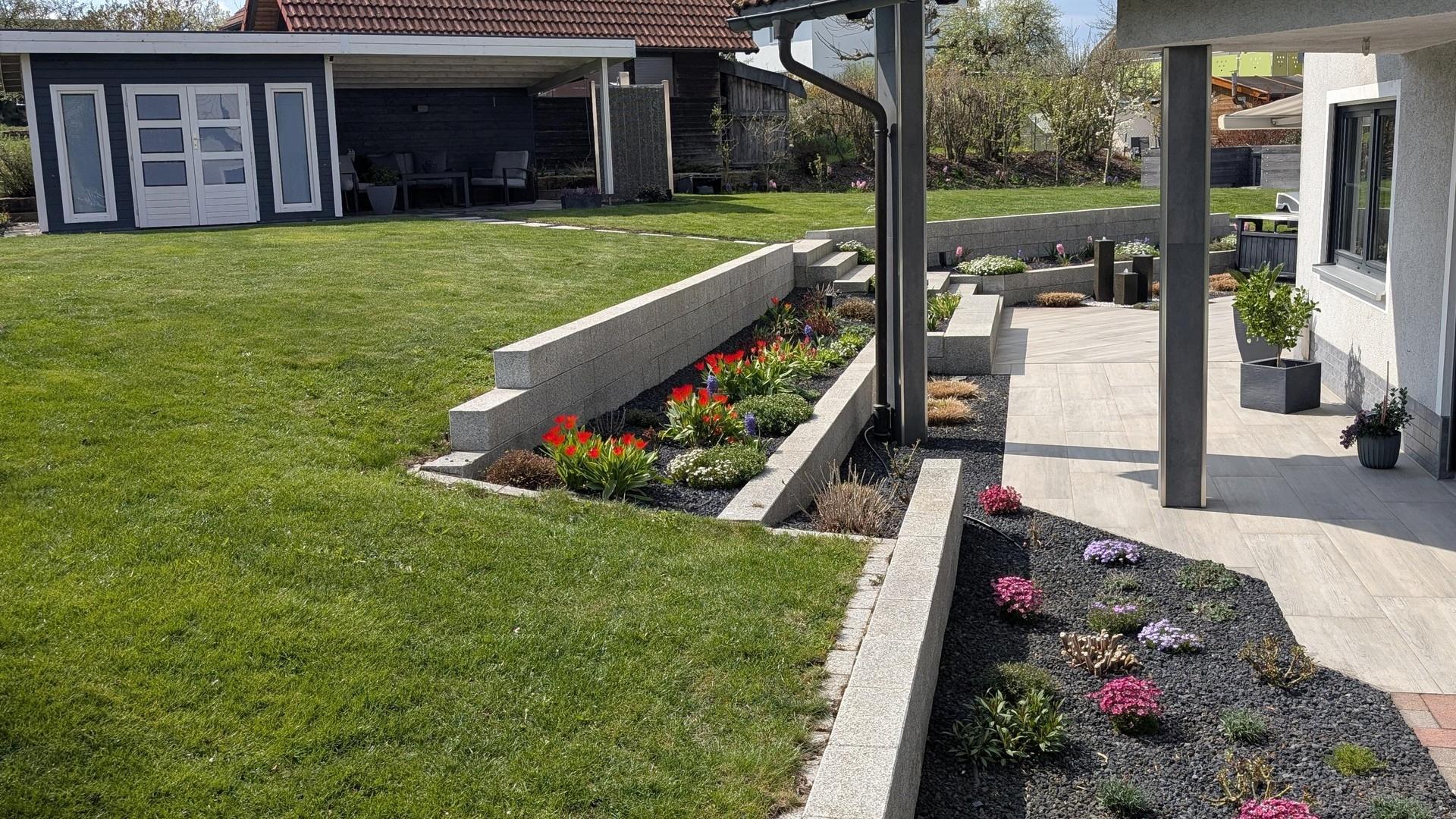 Blumenbeete, Terrasse