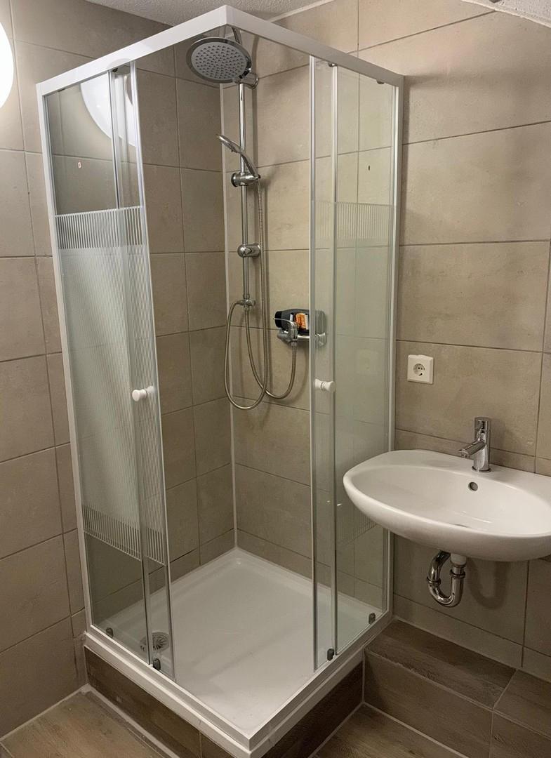 Bad mit Dusche
