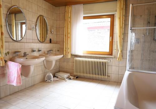 2. OG Bad Foto 1