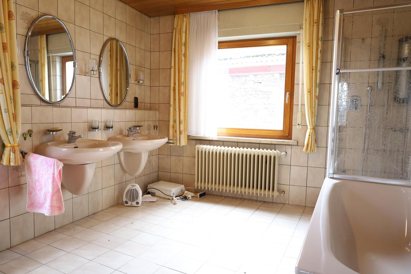 2. OG Bad Foto 1