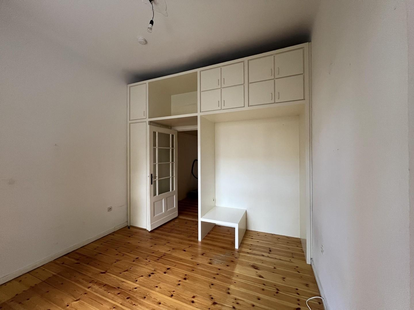 Schrankelement hinten links