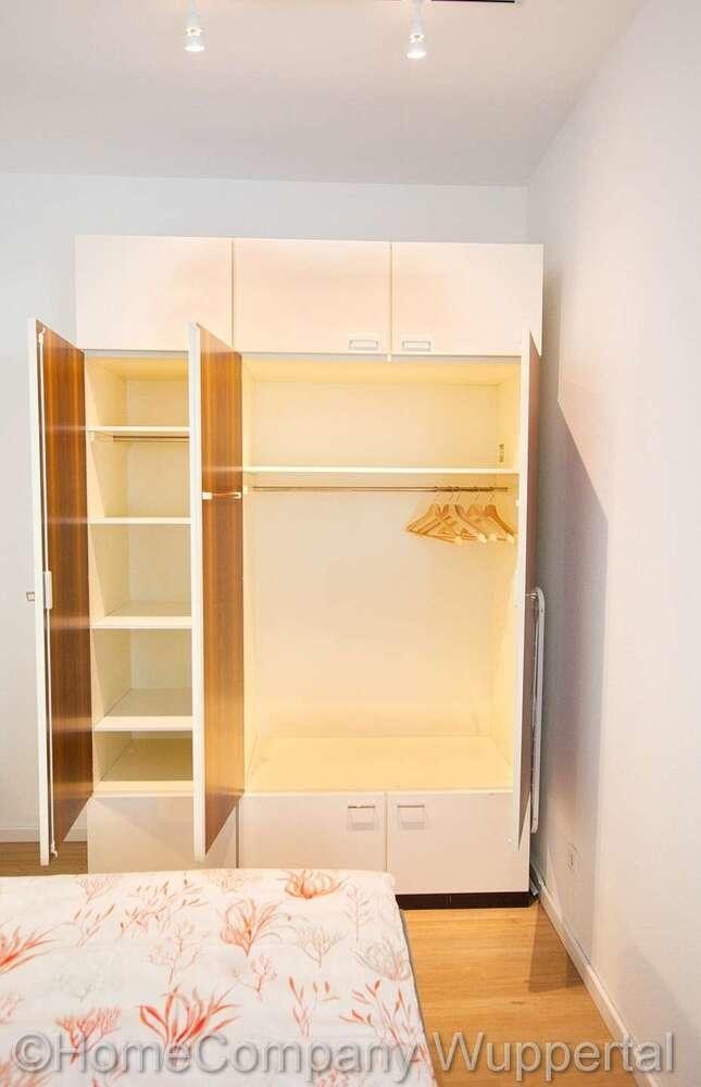 Kleiderschrank