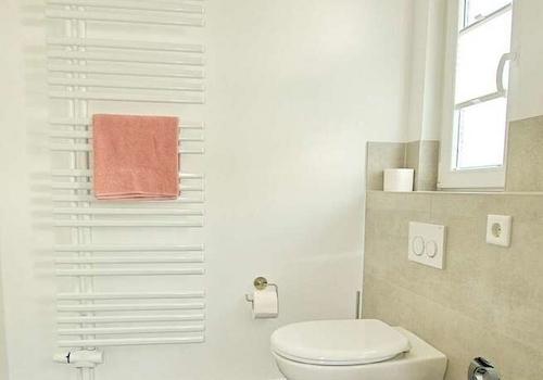 WC und Handtuchwärmer