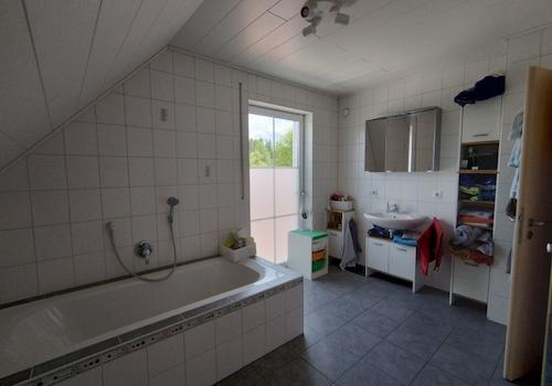 Badezimmer Ansicht 1