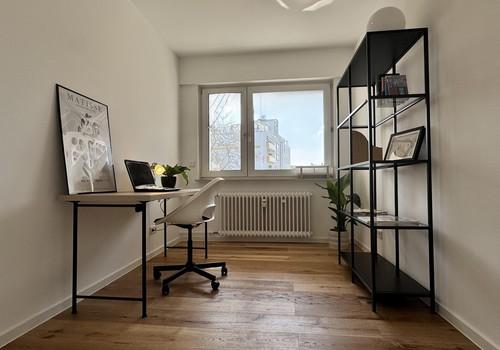Arbeits- oder Kinderzimmer