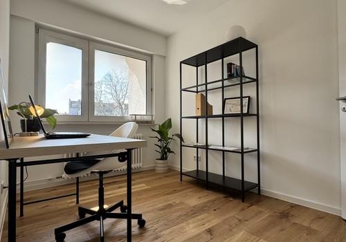 Arbeits- oder Kinderzimmer