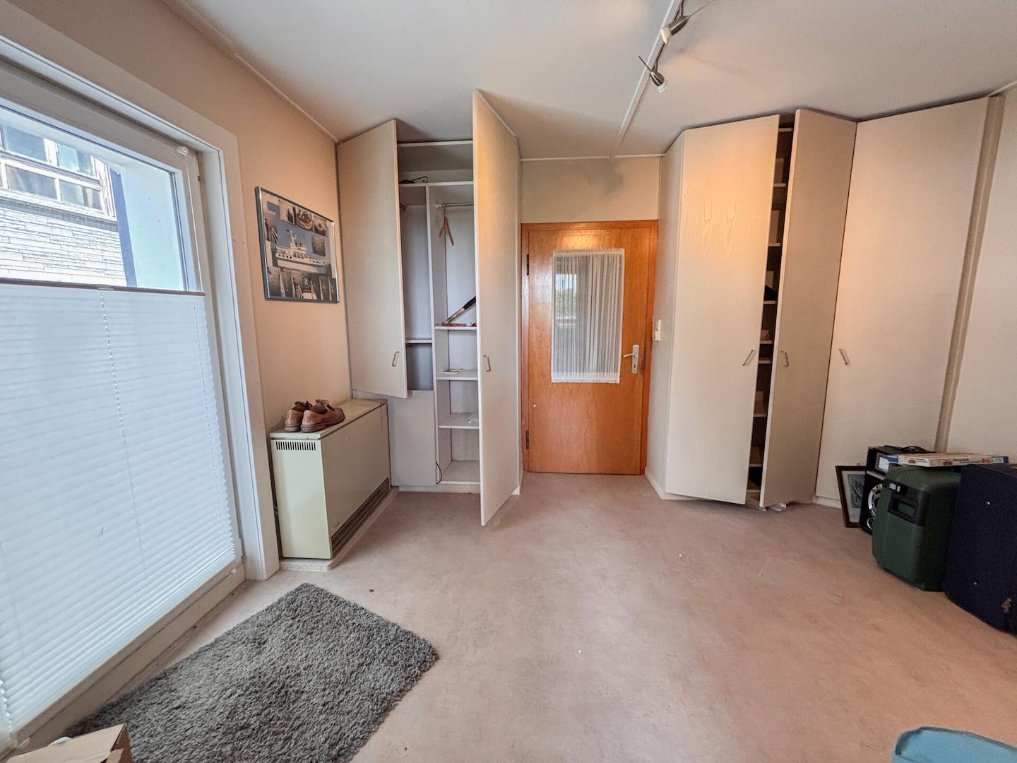 Arbeitszimmer EG Links