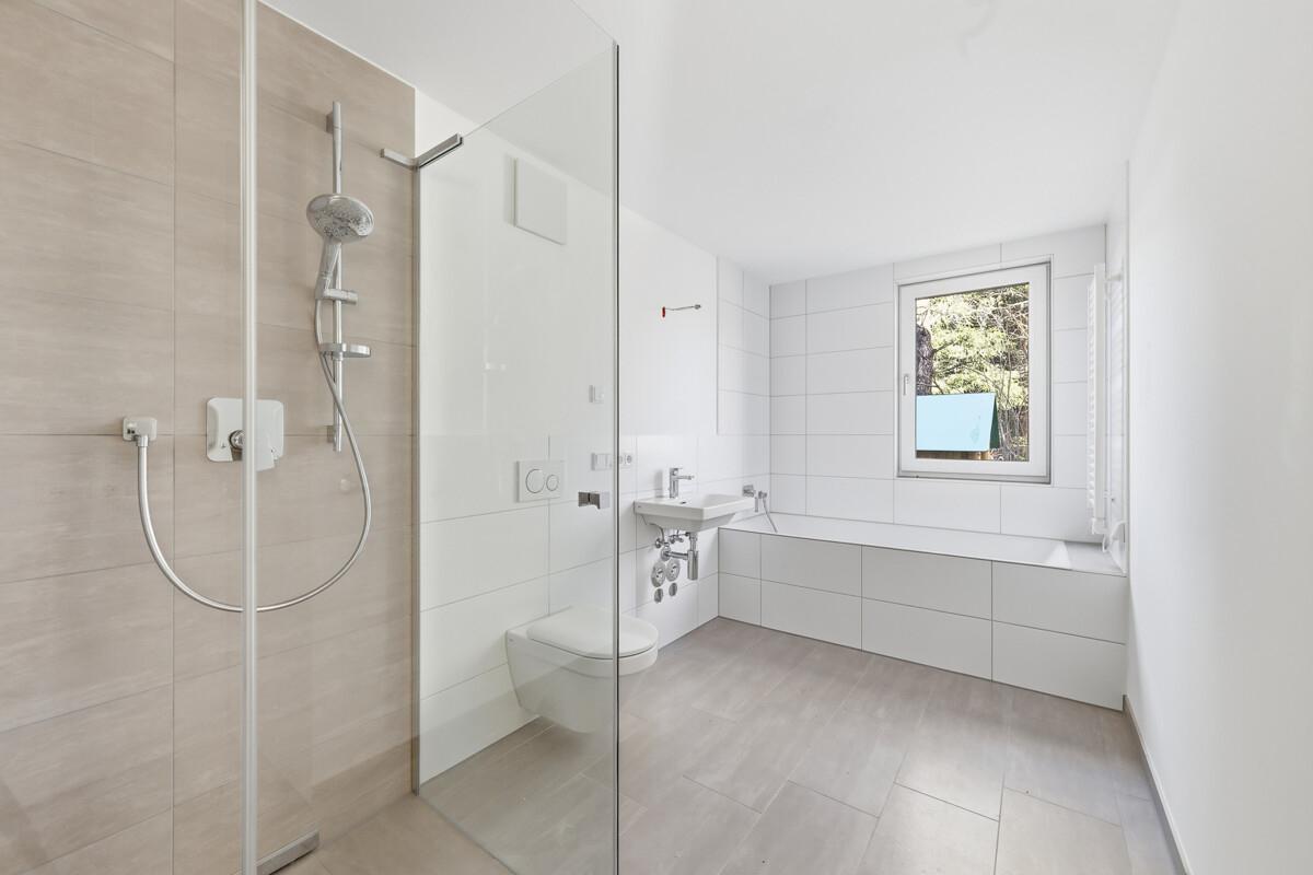 beispielhaftes Badezimmer