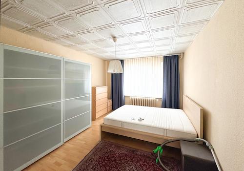 ...bequem daneben das Schlafzimmer