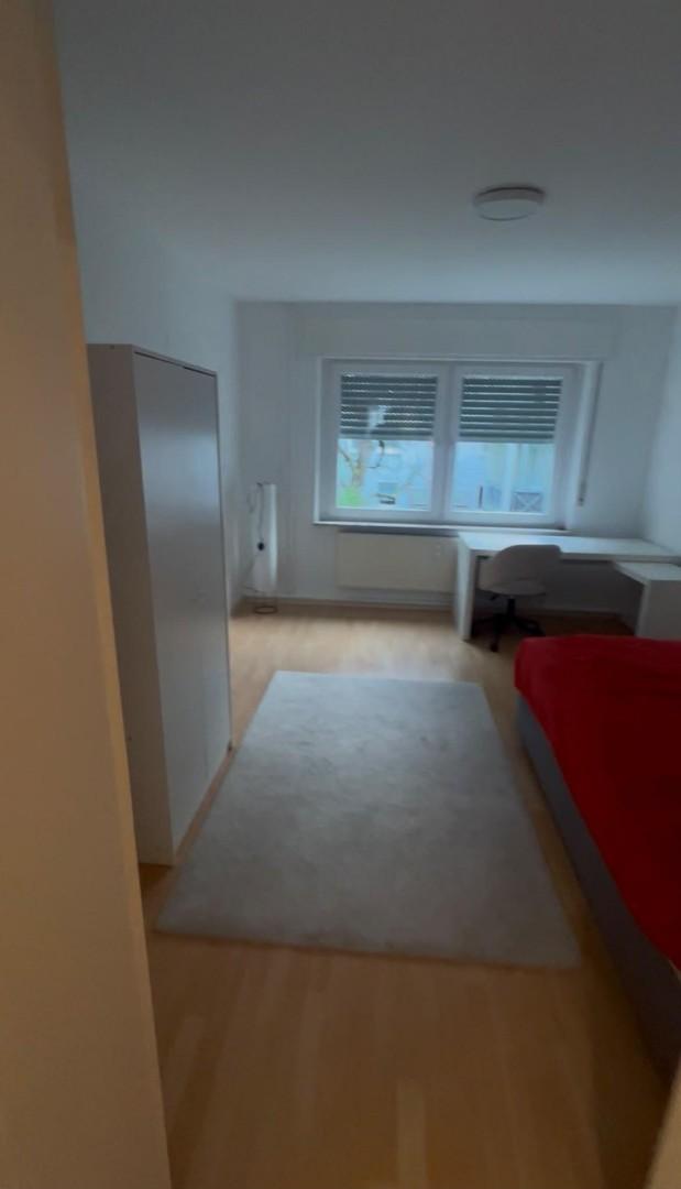 Zimmer 2 (550 € warm) 