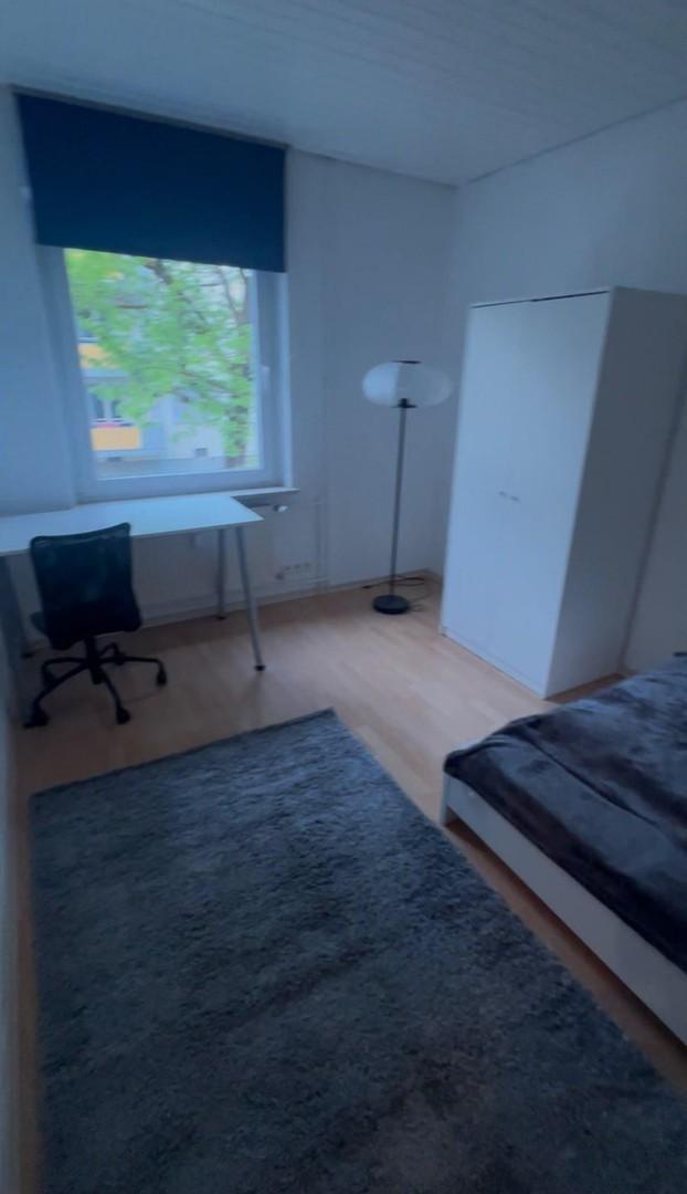 Zimmer 3 (525 € warm)