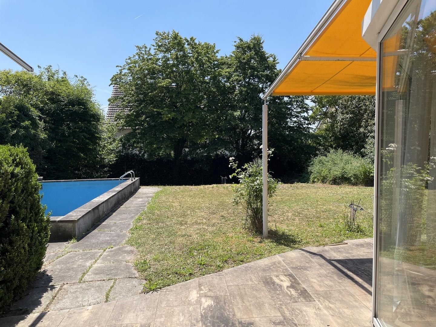 Freisitz, Garten, Schwimmbad