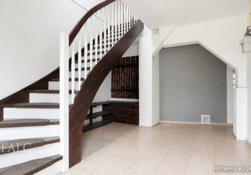 Flur mit Treppe zum Obergeschoss