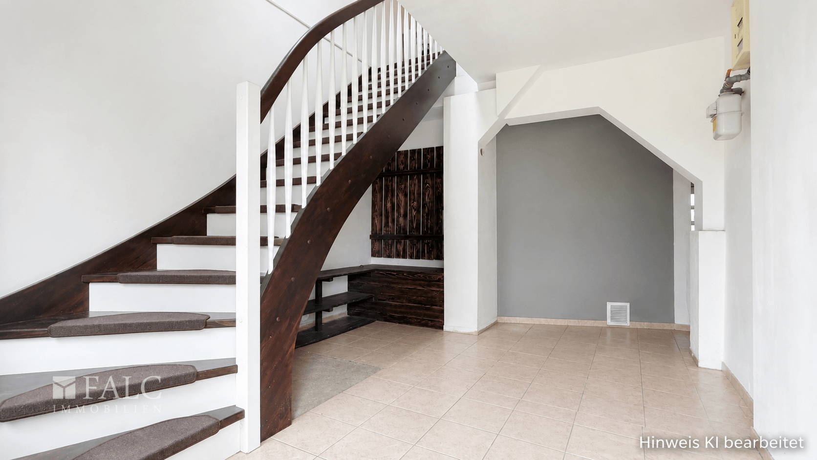 Flur mit Treppe zum Obergeschoss